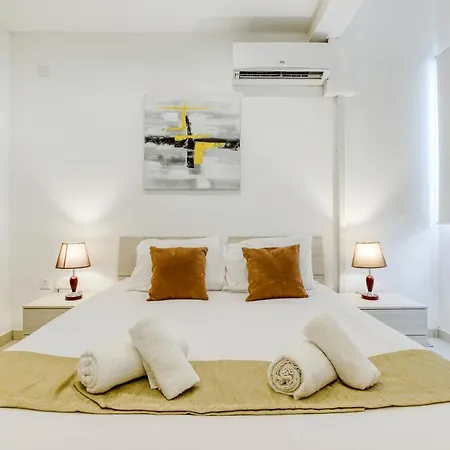 Apartment Bbq Area, 2br Penthouse With Large Spaces & Wifi By 360 Estates