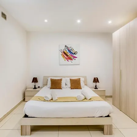 Apartment Bbq Area, 2br Penthouse With Large Spaces & Wifi By 360 Estates *